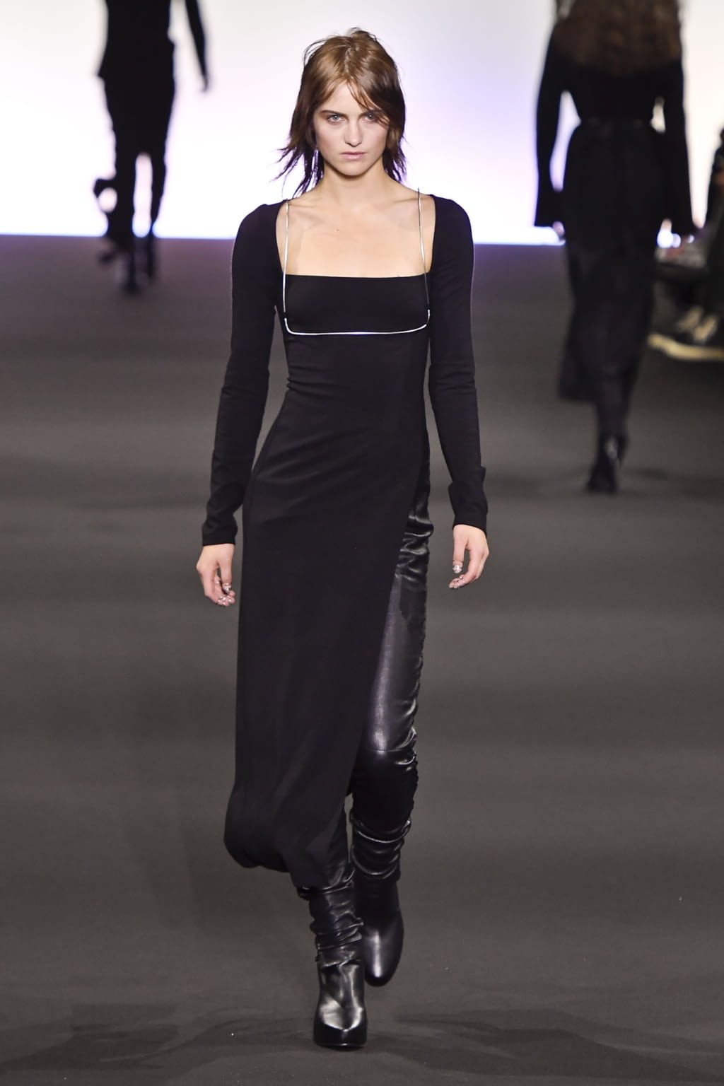 Fashion Week Paris Fall/Winter 2020 look 4 from the Ann Demeulemeester collection 女装