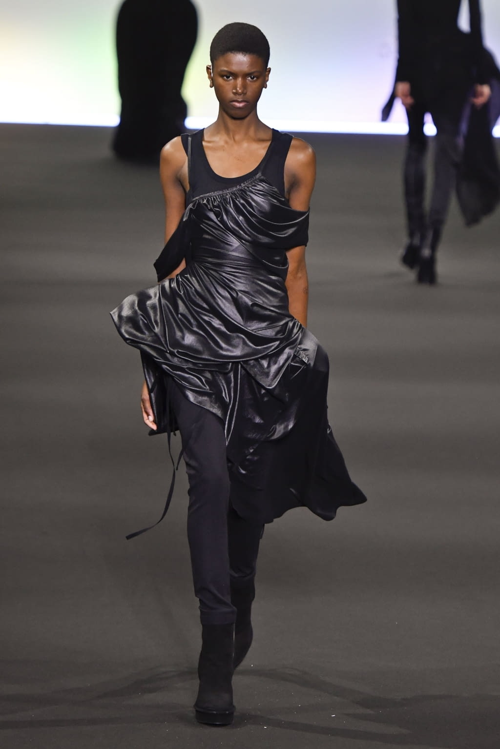 Fashion Week Paris Fall/Winter 2020 look 8 de la collection Ann Demeulemeester womenswear