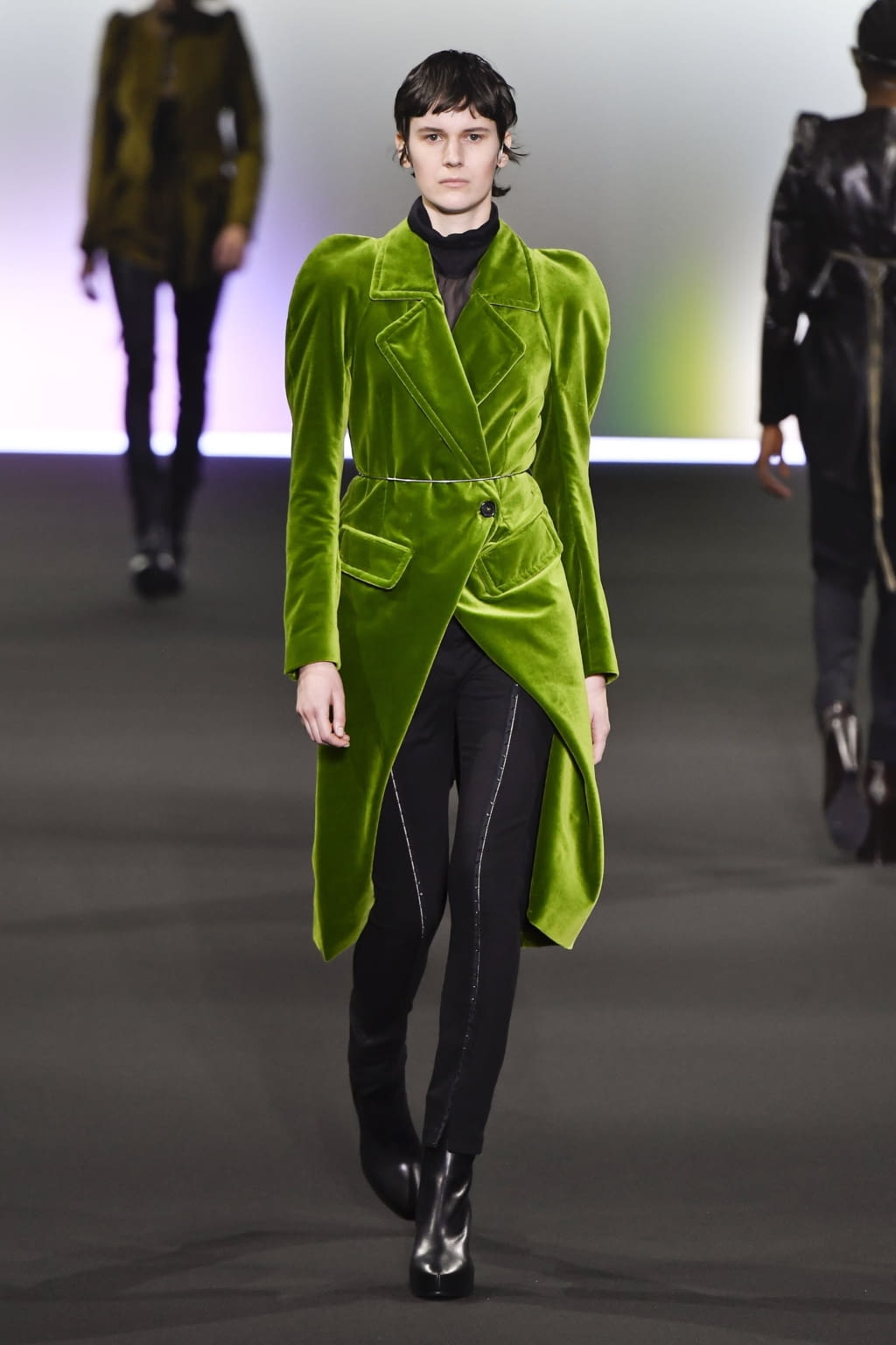 Fashion Week Paris Fall/Winter 2020 look 16 from the Ann Demeulemeester collection 女装