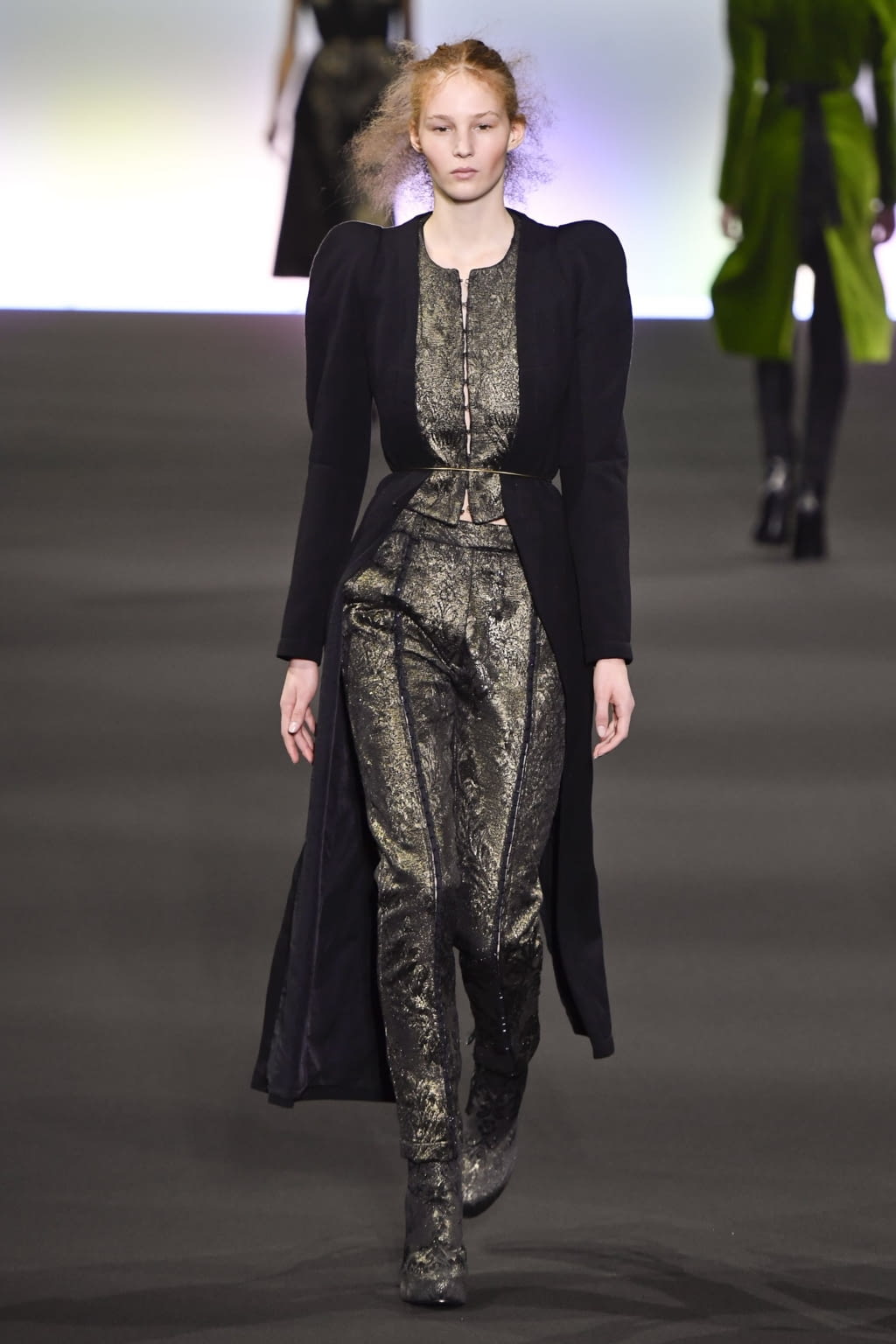 Fashion Week Paris Fall/Winter 2020 look 18 from the Ann Demeulemeester collection womenswear