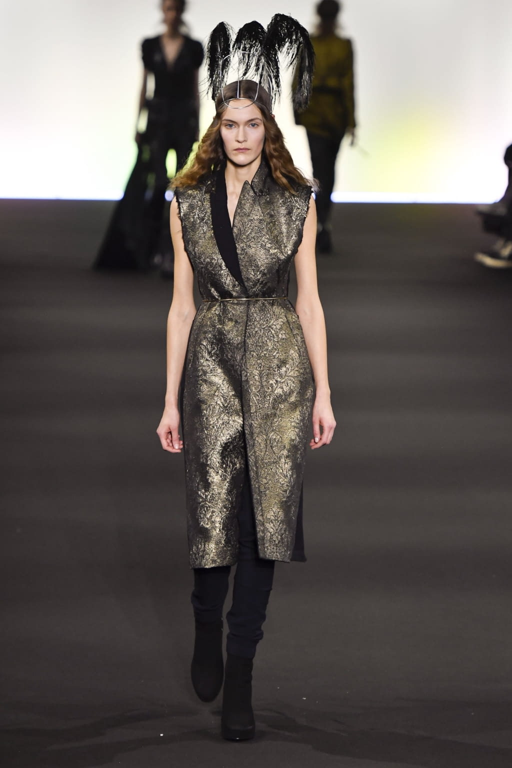 Fashion Week Paris Fall/Winter 2020 look 19 de la collection Ann Demeulemeester womenswear