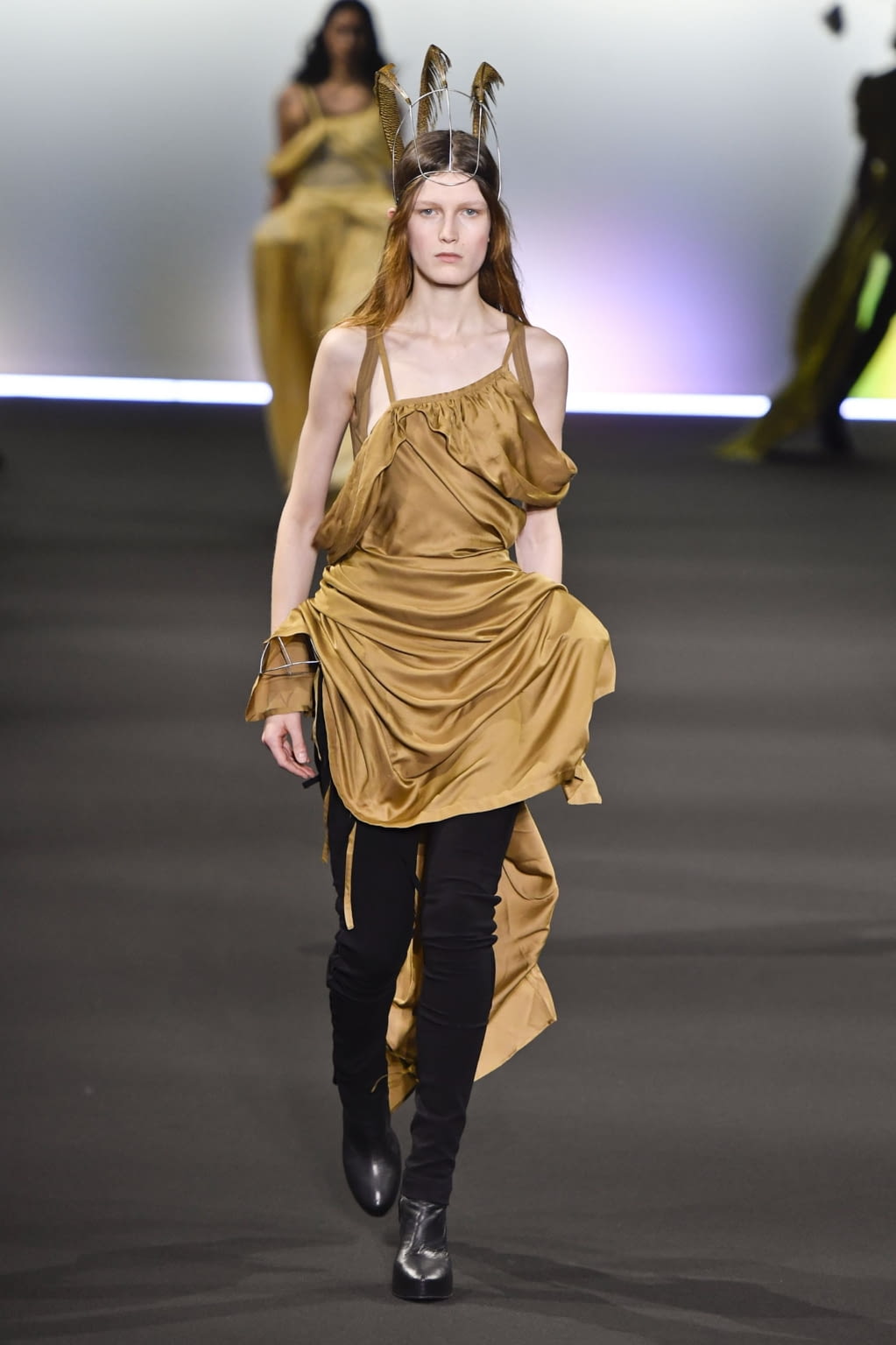 Fashion Week Paris Fall/Winter 2020 look 25 de la collection Ann Demeulemeester womenswear