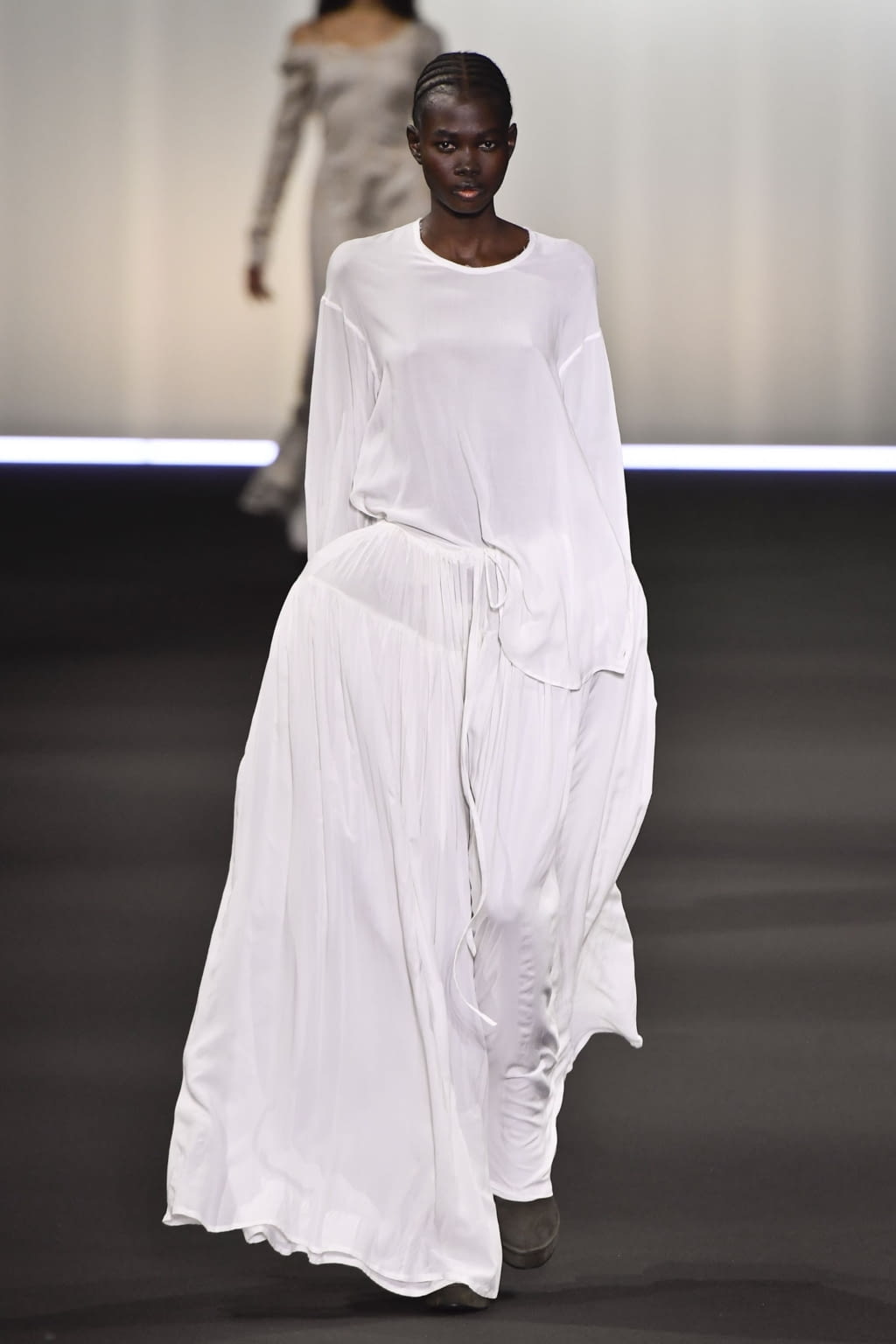 Fashion Week Paris Fall/Winter 2020 look 27 de la collection Ann Demeulemeester womenswear