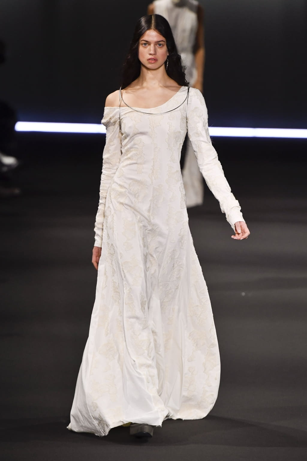 Fashion Week Paris Fall/Winter 2020 look 28 de la collection Ann Demeulemeester womenswear