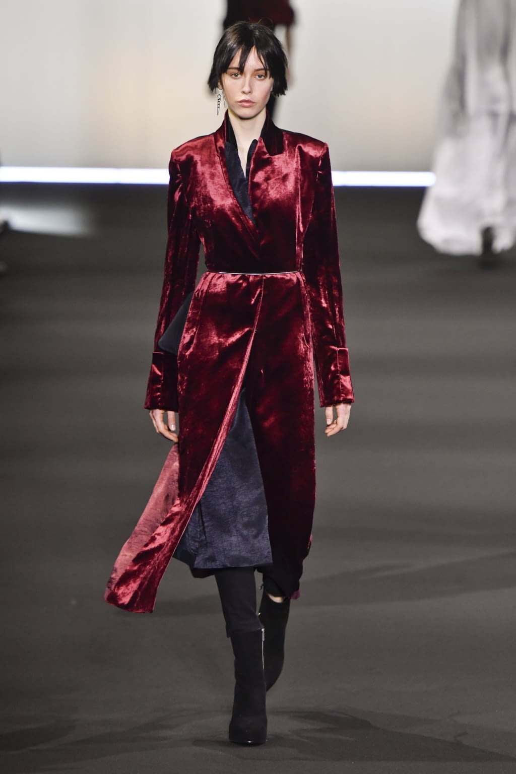 Fashion Week Paris Fall/Winter 2020 look 30 de la collection Ann Demeulemeester womenswear