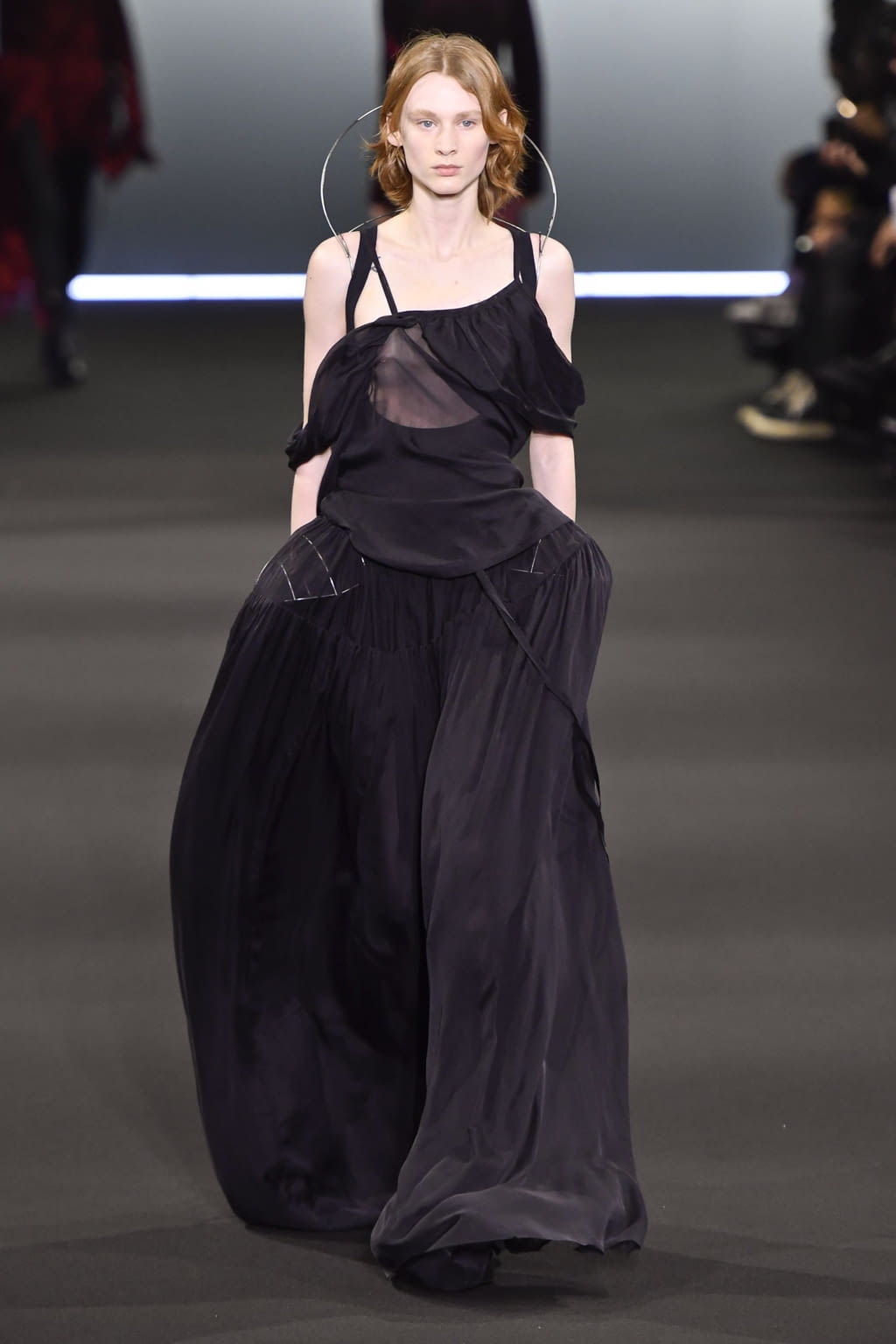 Fashion Week Paris Fall/Winter 2020 look 32 de la collection Ann Demeulemeester womenswear