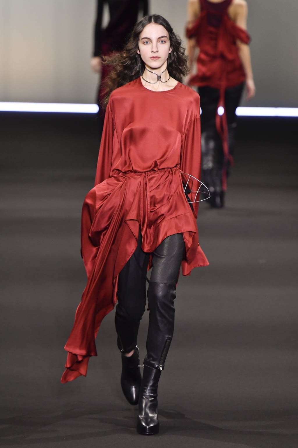 Fashion Week Paris Fall/Winter 2020 look 33 from the Ann Demeulemeester collection womenswear