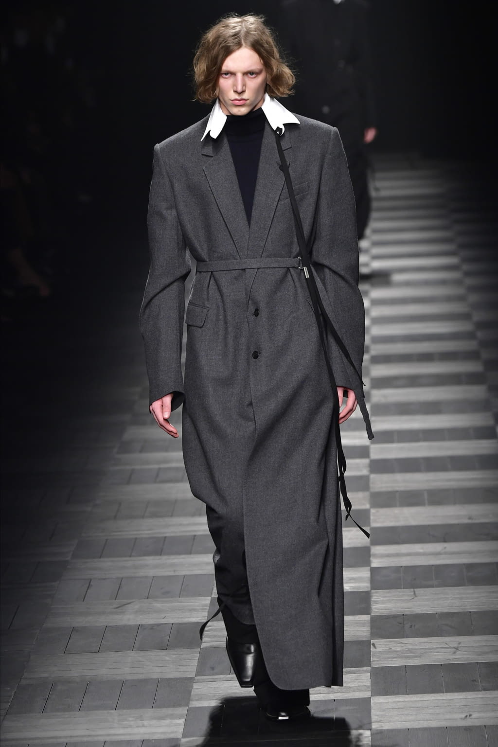 Fashion Week Paris Fall/Winter 2022 look 24 from the Ann Demeulemeester collection 女装