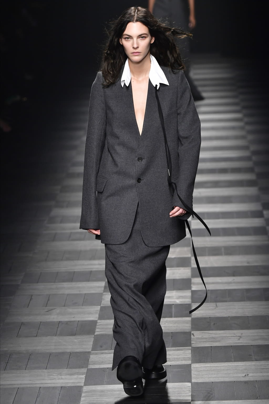 Fashion Week Paris Fall/Winter 2022 look 30 from the Ann Demeulemeester collection 女装