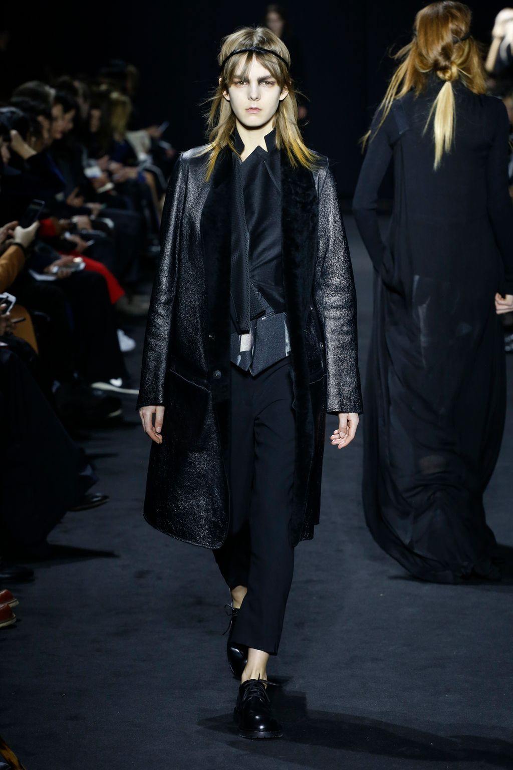 Fashion Week Paris Fall/Winter 2016 look 9 from the Ann Demeulemeester collection womenswear