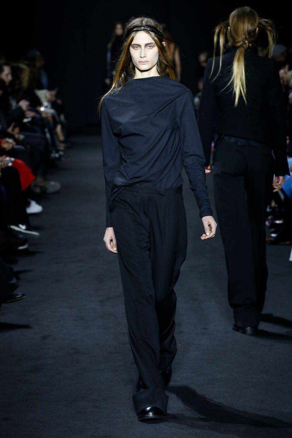 Fashion Week Paris Fall/Winter 2016 look 14 from the Ann Demeulemeester collection womenswear