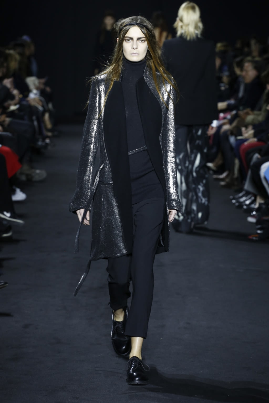 Fashion Week Paris Fall/Winter 2016 look 15 de la collection Ann Demeulemeester womenswear