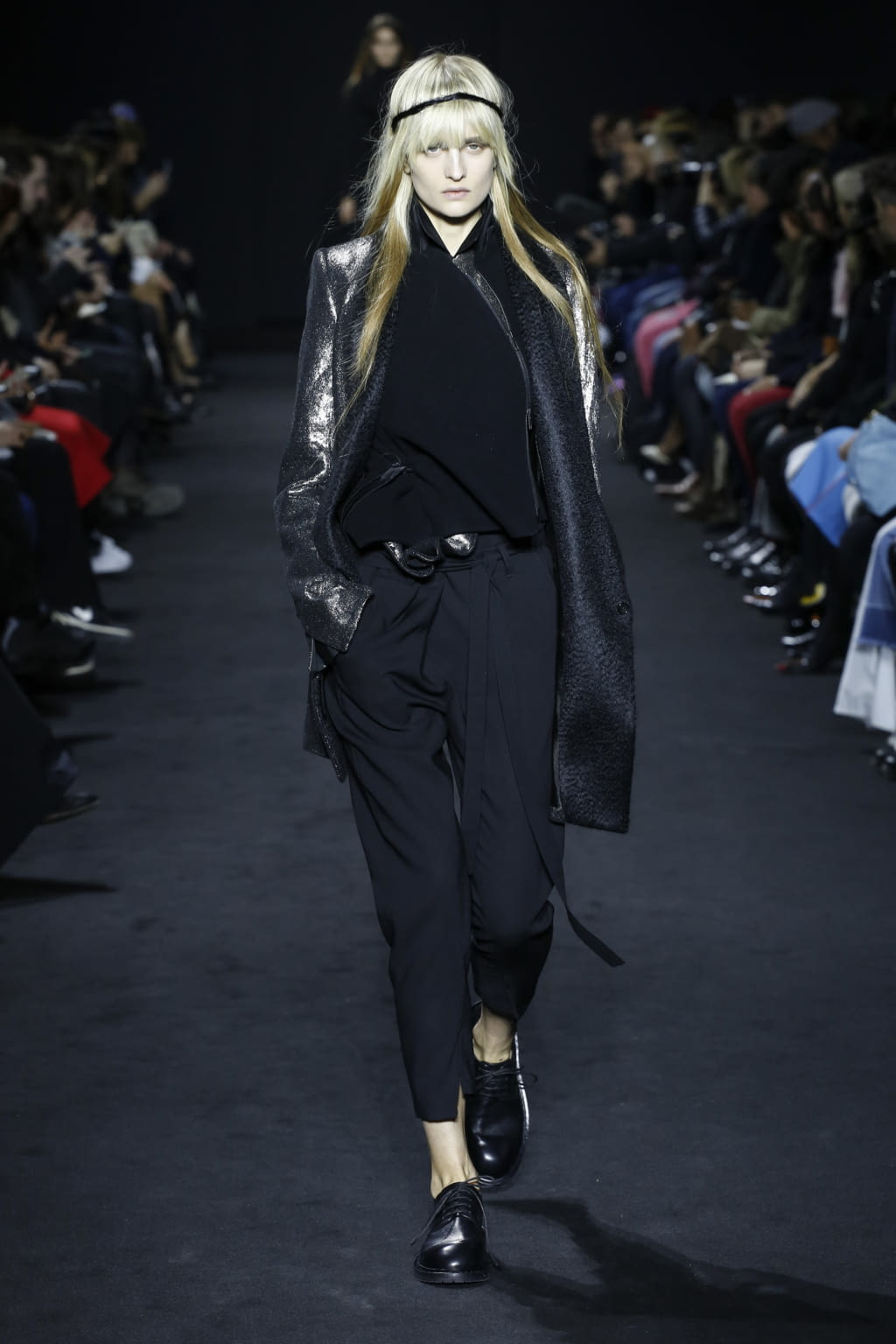 Fashion Week Paris Fall/Winter 2016 look 17 from the Ann Demeulemeester collection 女装