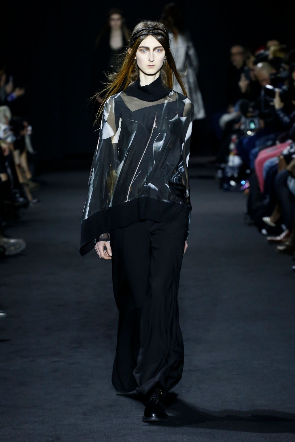 Fashion Week Paris Fall/Winter 2016 look 21 from the Ann Demeulemeester collection 女装