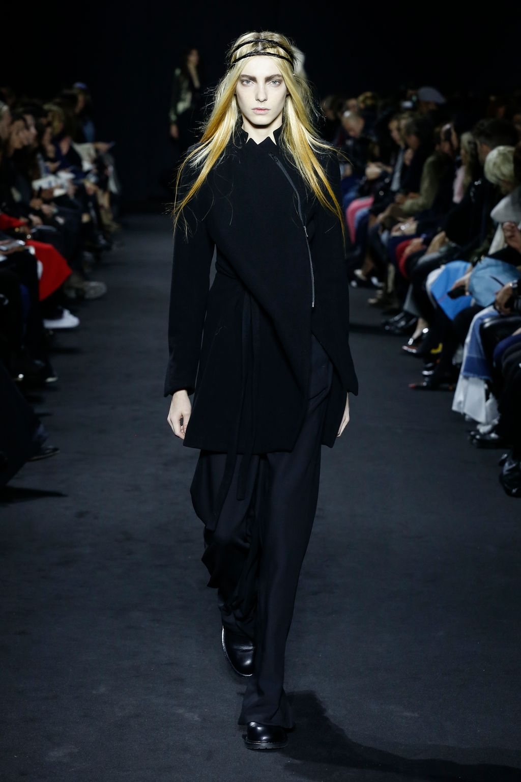 Fashion Week Paris Fall/Winter 2016 look 27 from the Ann Demeulemeester collection 女装