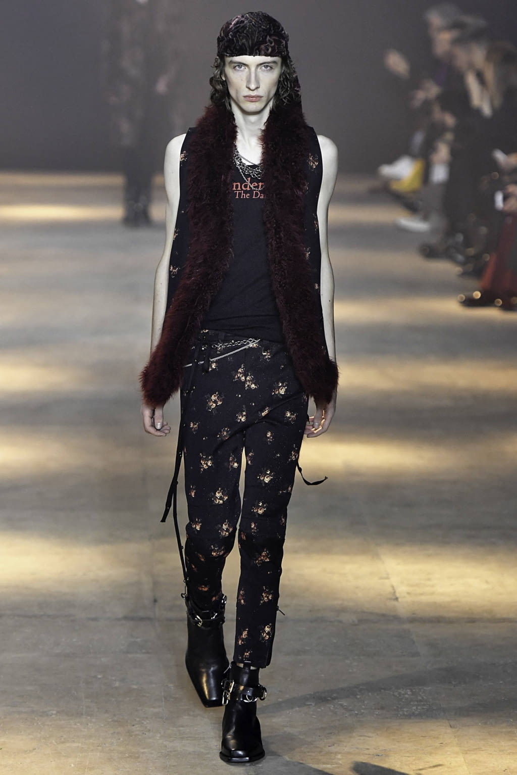 Fashion Week Paris Fall/Winter 2019 look 45 de la collection Ann Demeulemeester menswear