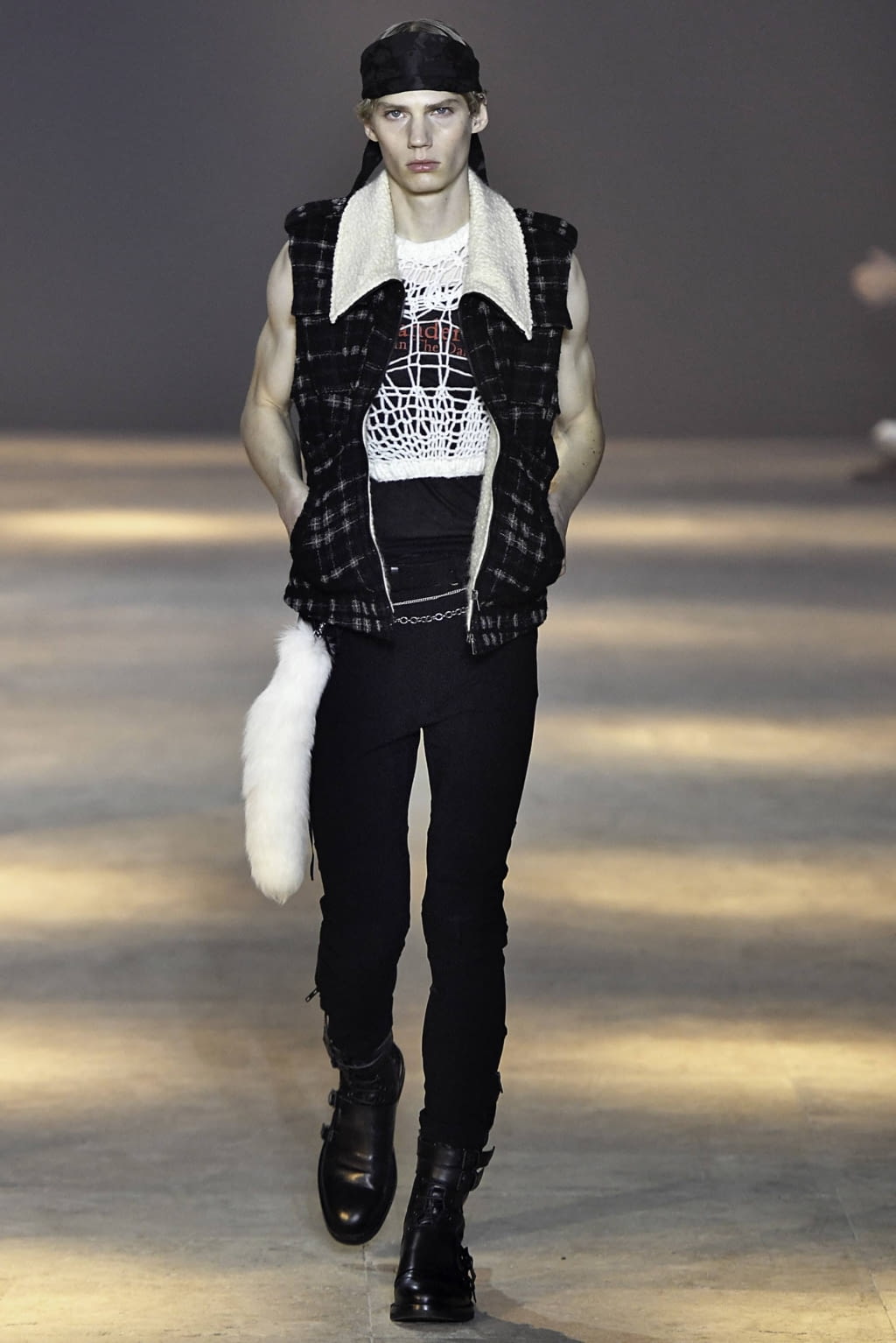 Fashion Week Paris Fall/Winter 2019 look 46 from the Ann Demeulemeester collection menswear