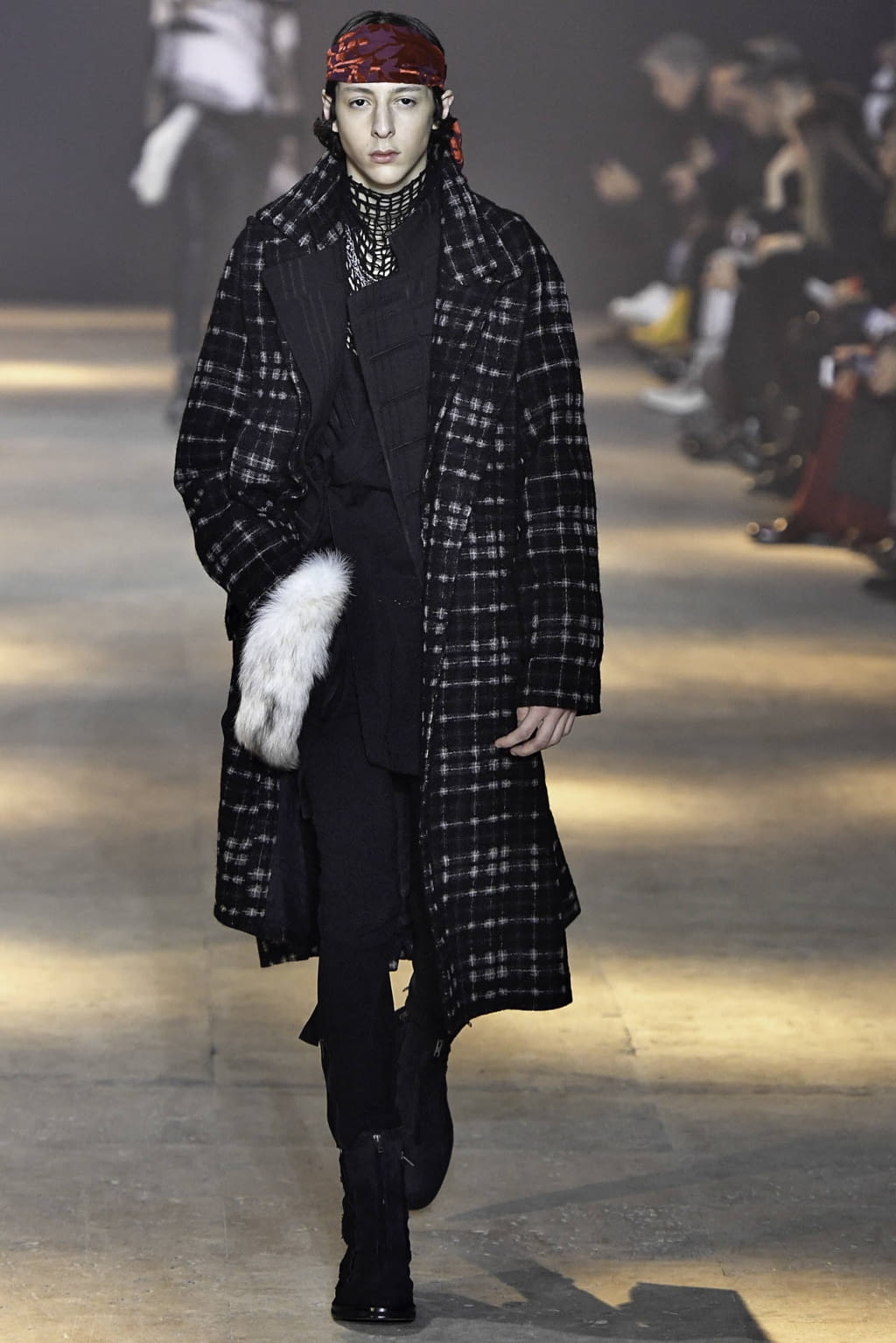 Fashion Week Paris Fall/Winter 2019 look 48 de la collection Ann Demeulemeester menswear