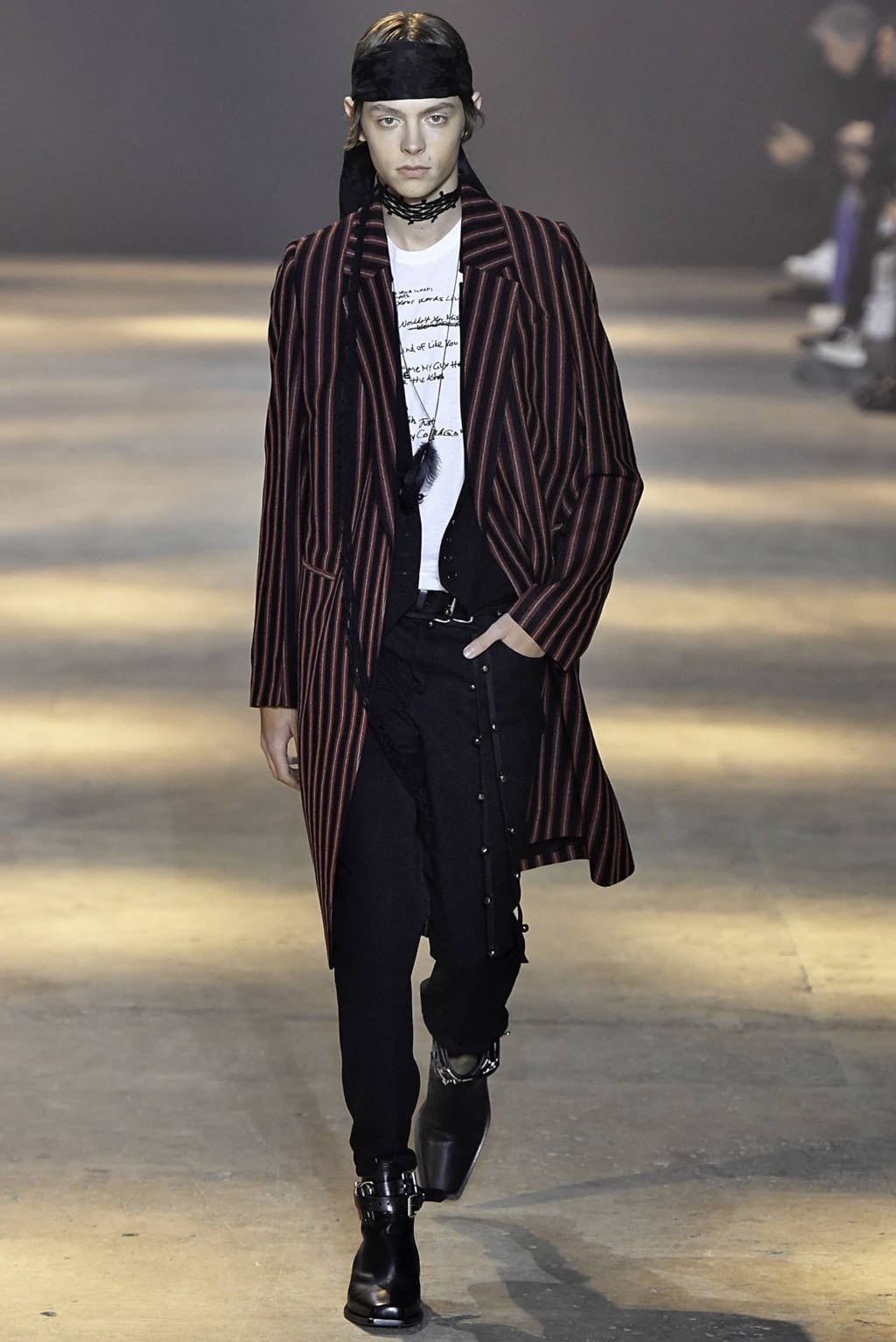 Fashion Week Paris Fall/Winter 2019 look 7 from the Ann Demeulemeester collection menswear