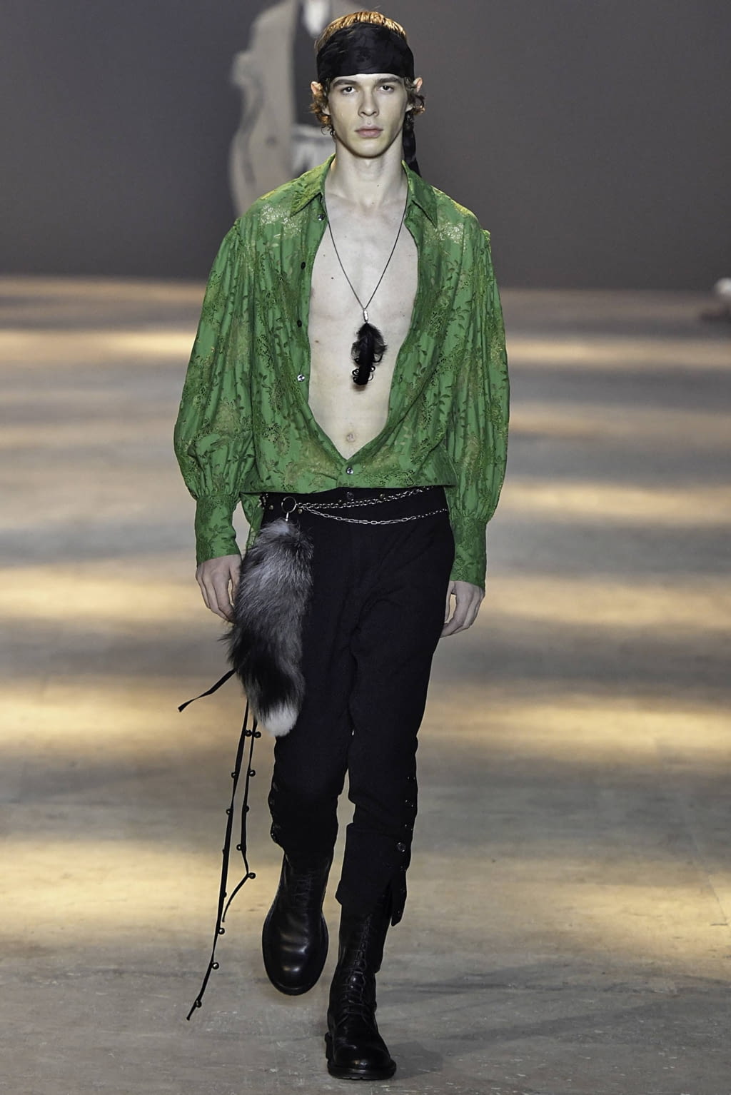 Fashion Week Paris Fall/Winter 2019 look 8 from the Ann Demeulemeester collection menswear