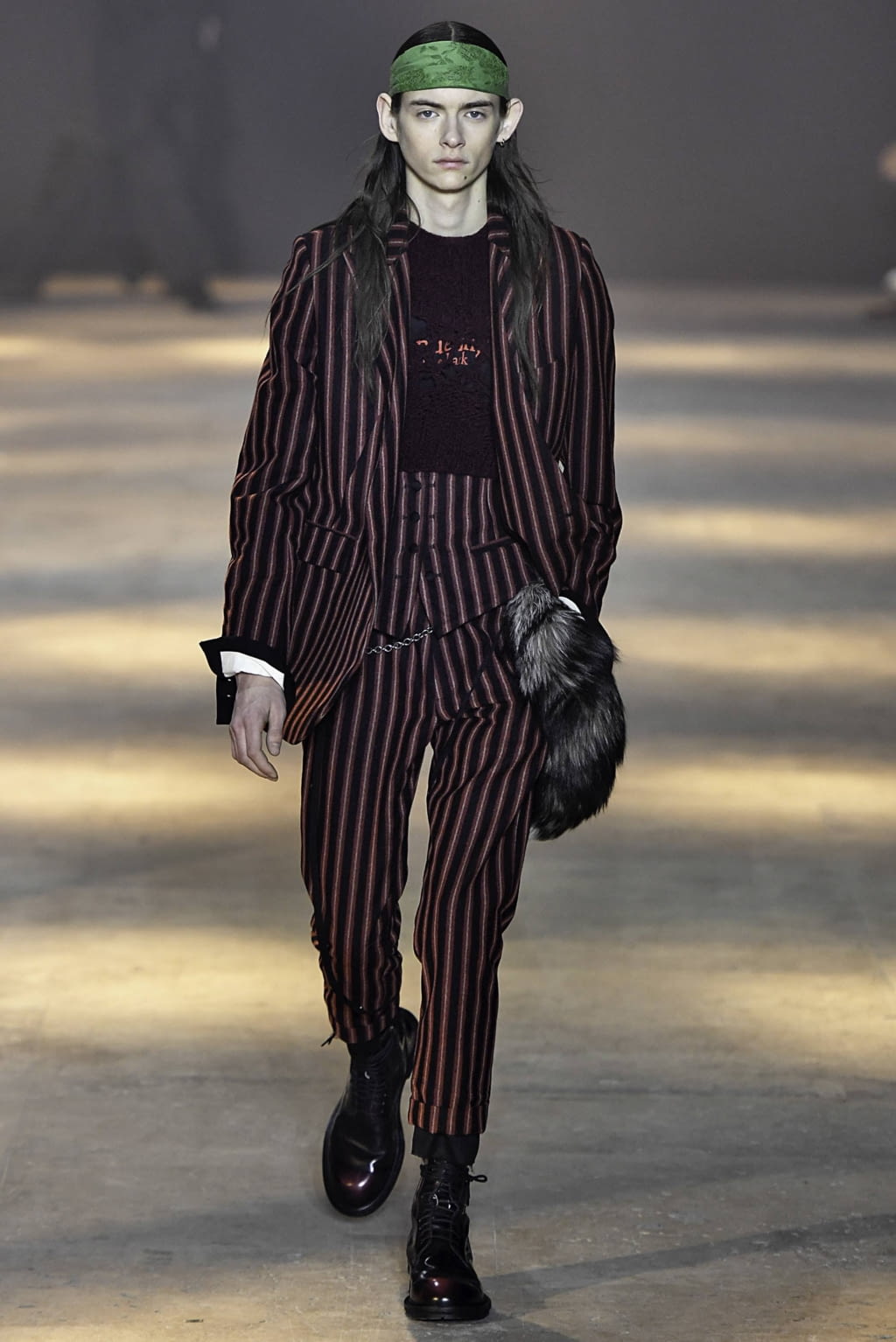 Fashion Week Paris Fall/Winter 2019 look 14 de la collection Ann Demeulemeester menswear