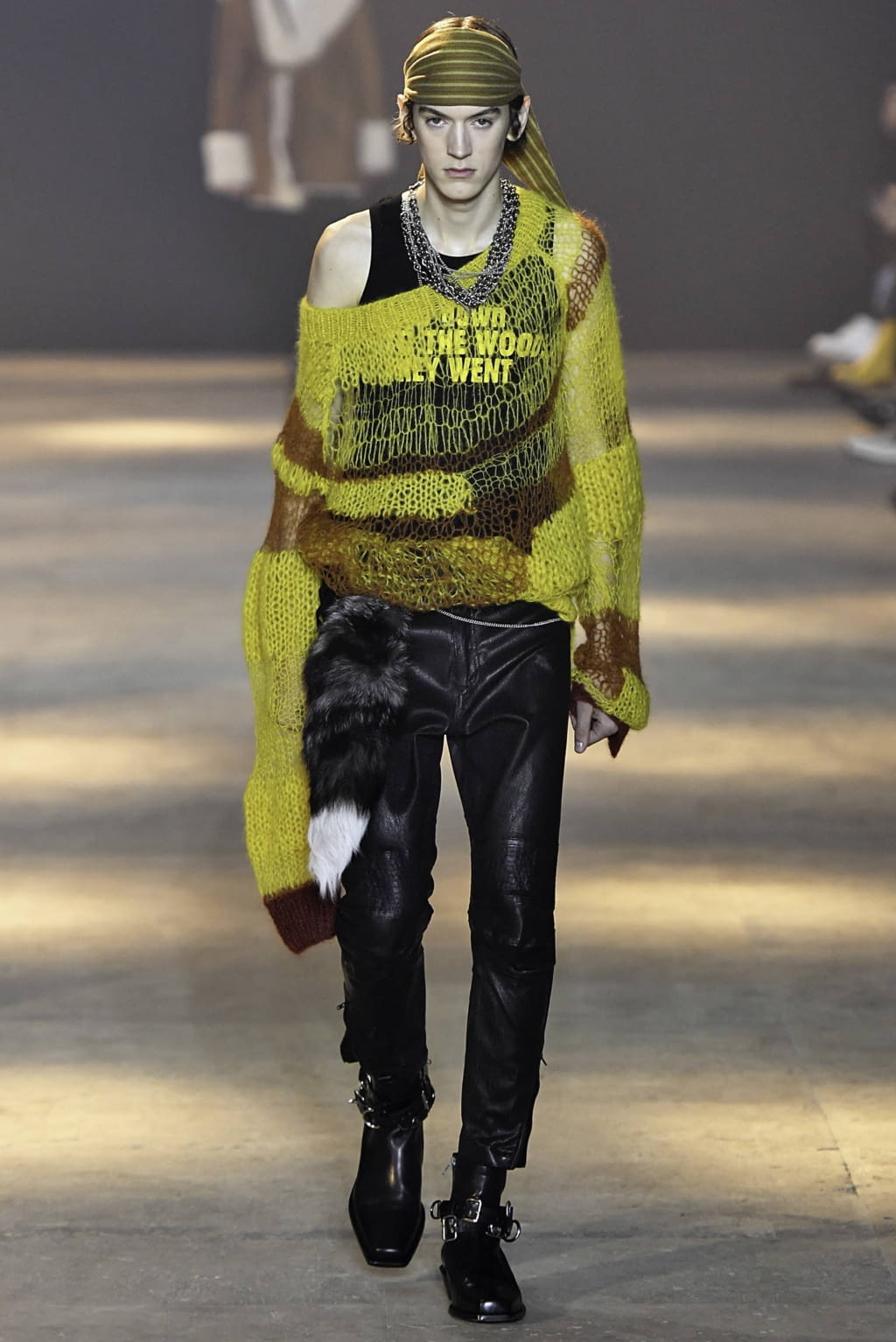 Fashion Week Paris Fall/Winter 2019 look 23 de la collection Ann Demeulemeester menswear