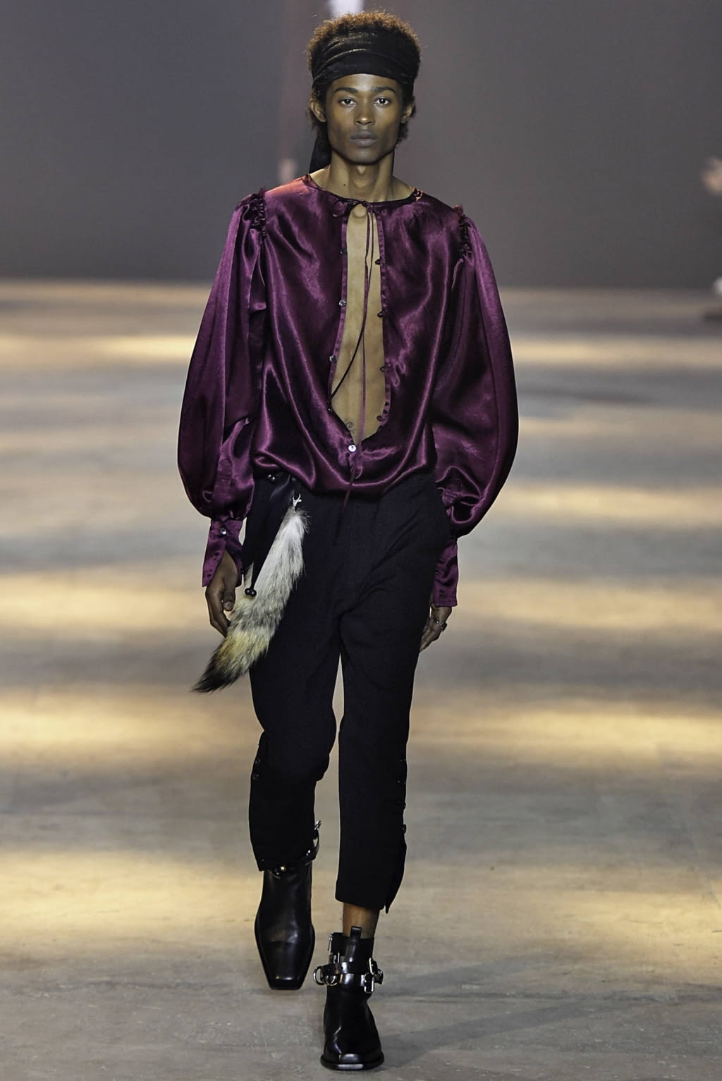 Fashion Week Paris Fall/Winter 2019 look 25 from the Ann Demeulemeester collection menswear