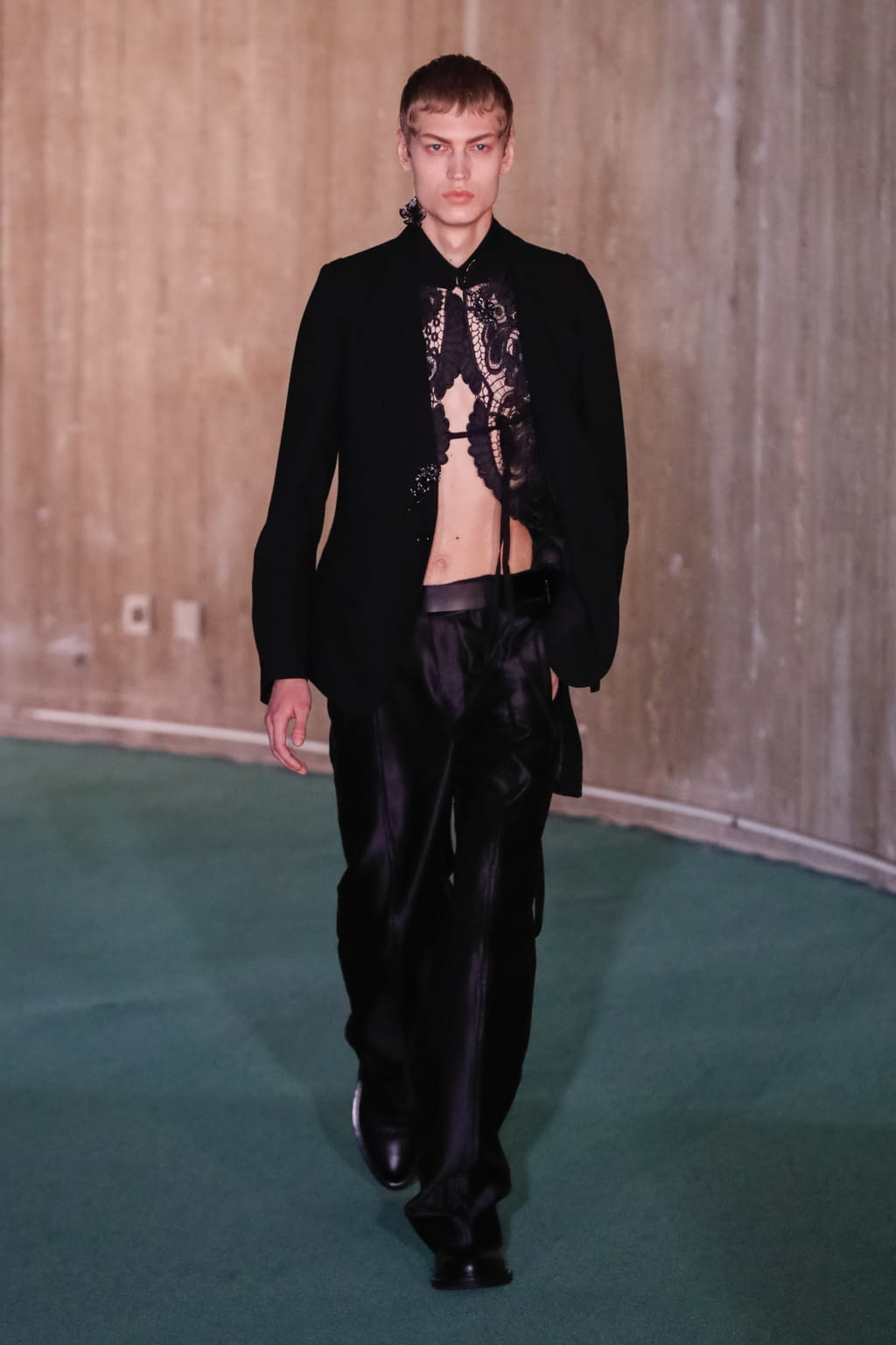 Fashion Week Paris Fall/Winter 2020 look 4 from the Ann Demeulemeester collection 男装