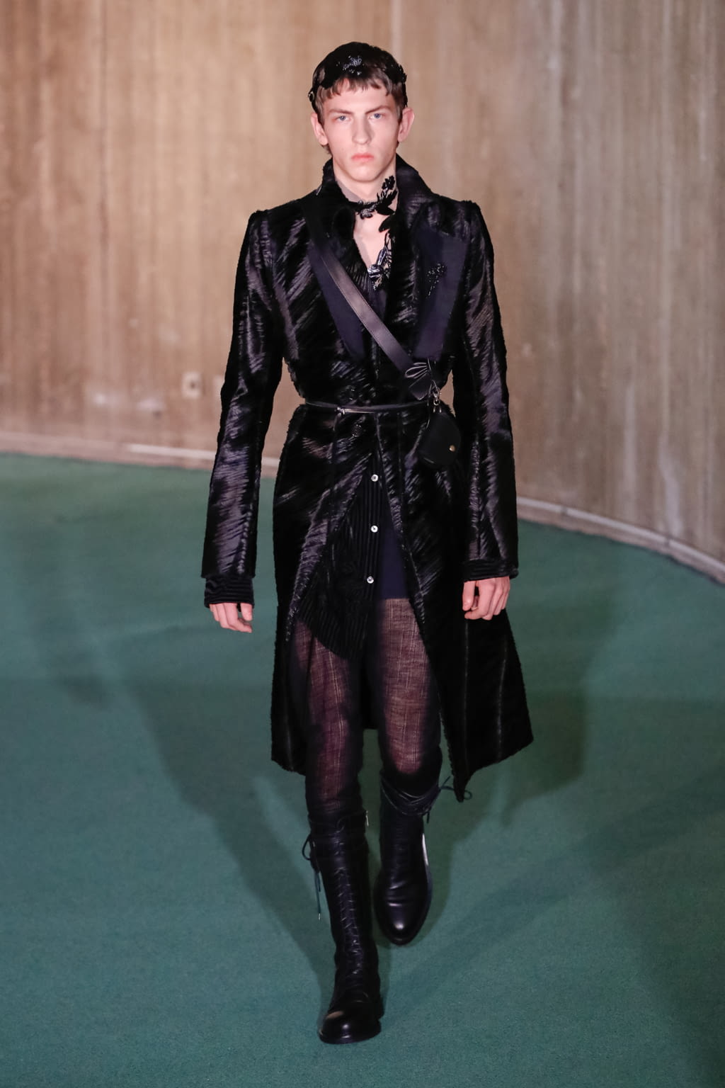 Fashion Week Paris Fall/Winter 2020 look 13 de la collection Ann Demeulemeester menswear