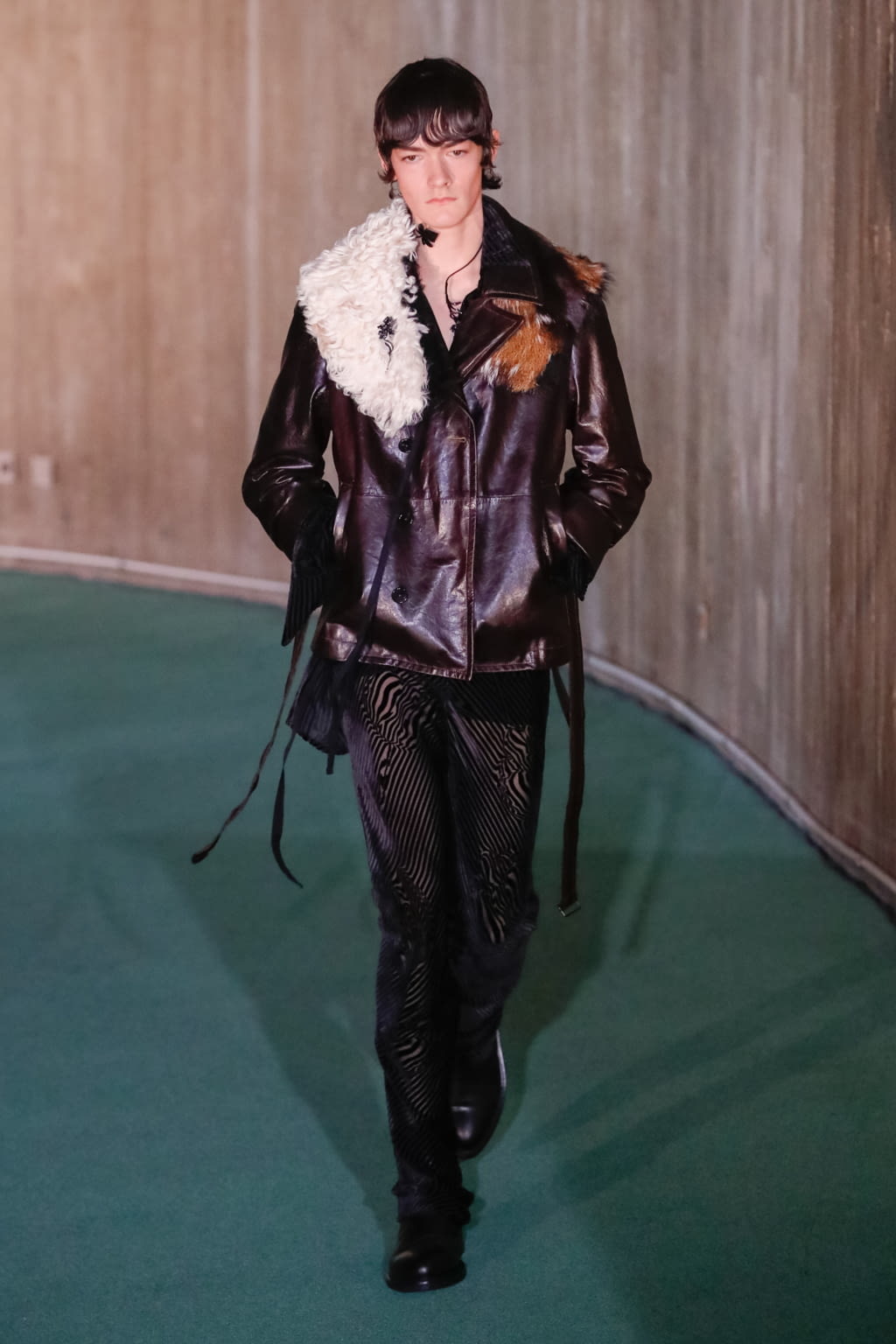 Fashion Week Paris Fall/Winter 2020 look 14 de la collection Ann Demeulemeester menswear
