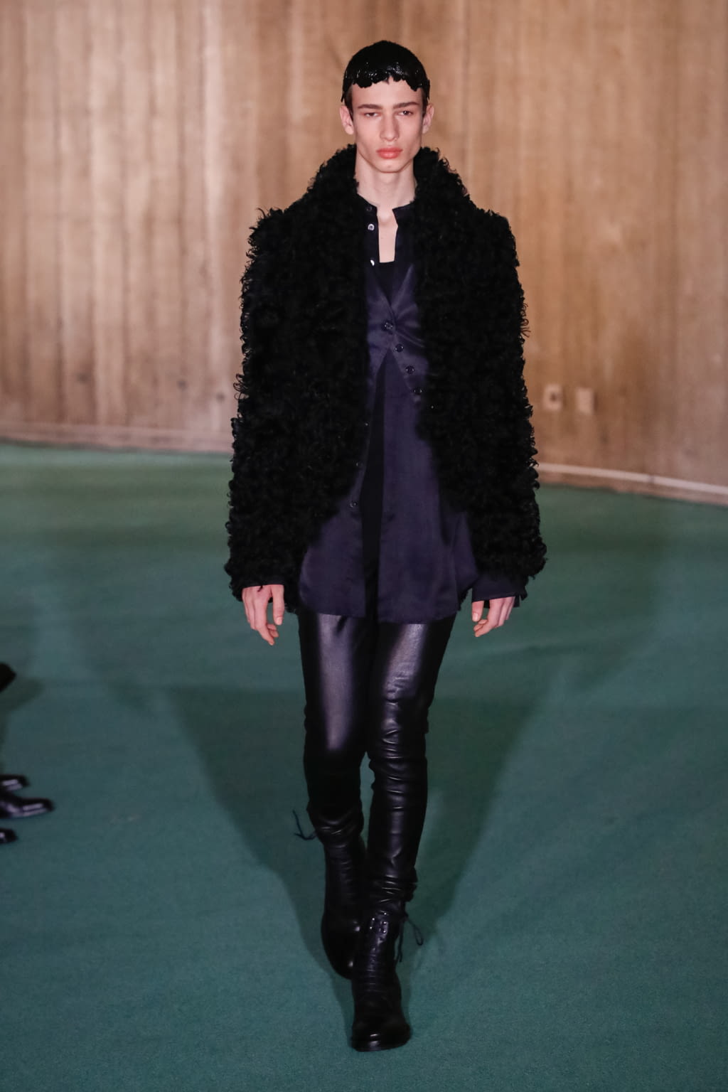 Fashion Week Paris Fall/Winter 2020 look 16 de la collection Ann Demeulemeester menswear