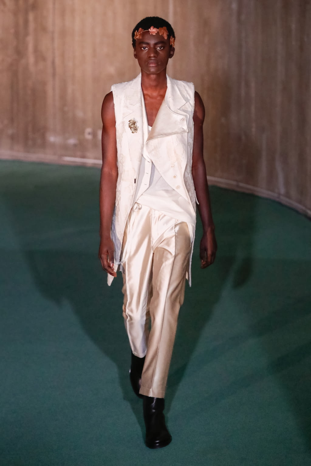 Fashion Week Paris Fall/Winter 2020 look 19 de la collection Ann Demeulemeester menswear