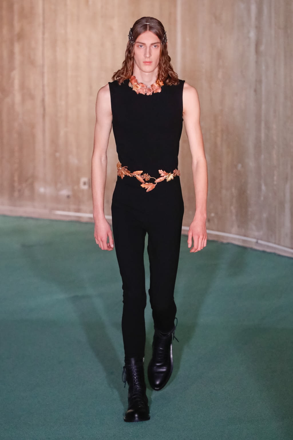 Fashion Week Paris Fall/Winter 2020 look 23 de la collection Ann Demeulemeester menswear