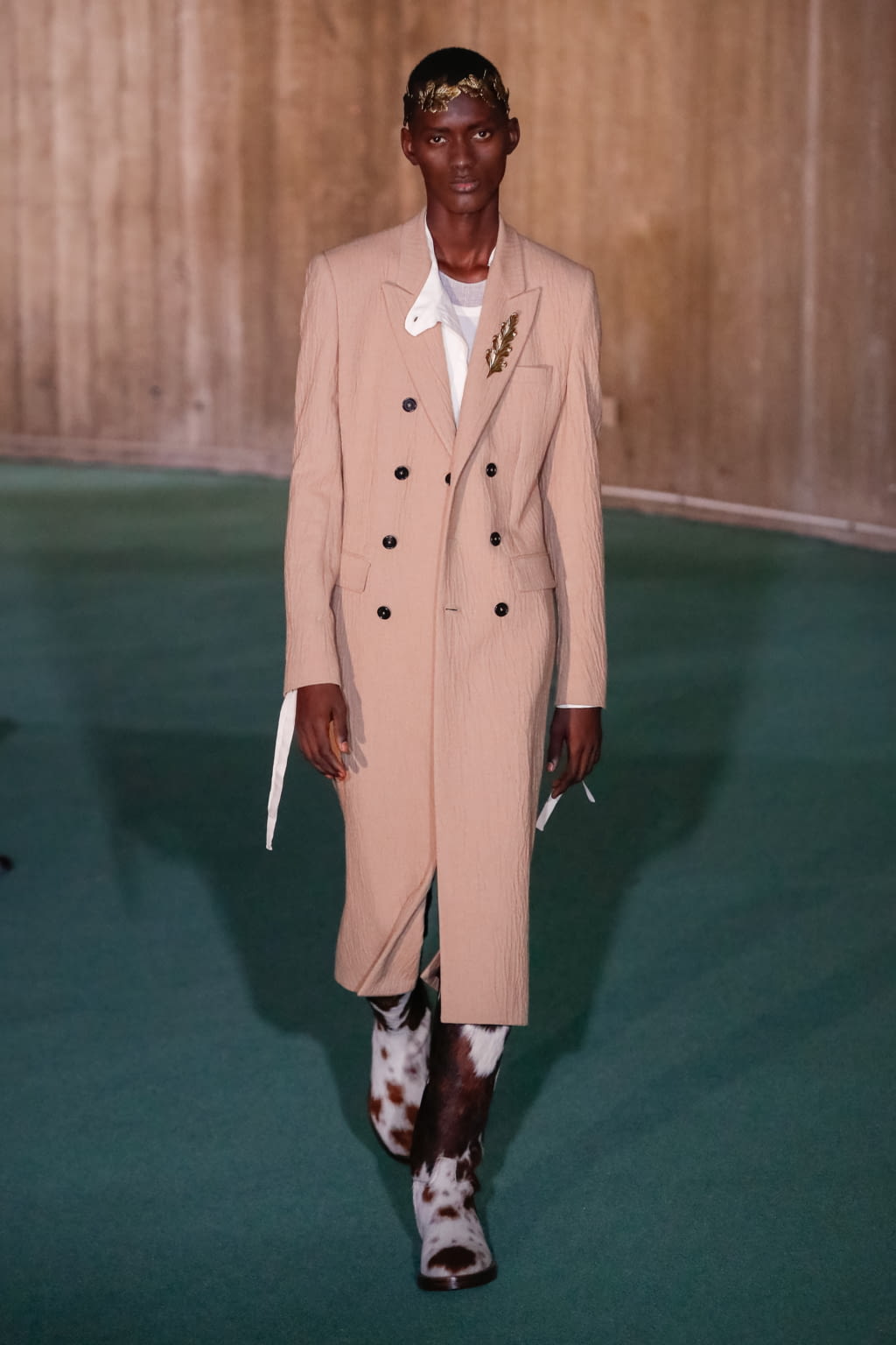 Fashion Week Paris Fall/Winter 2020 look 25 from the Ann Demeulemeester collection 男装
