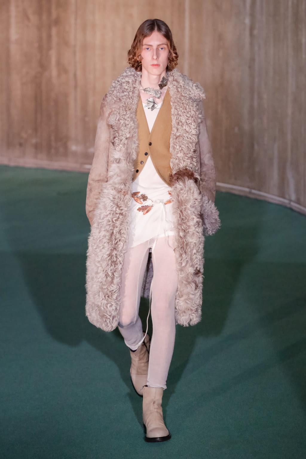 Fashion Week Paris Fall/Winter 2020 look 28 de la collection Ann Demeulemeester menswear