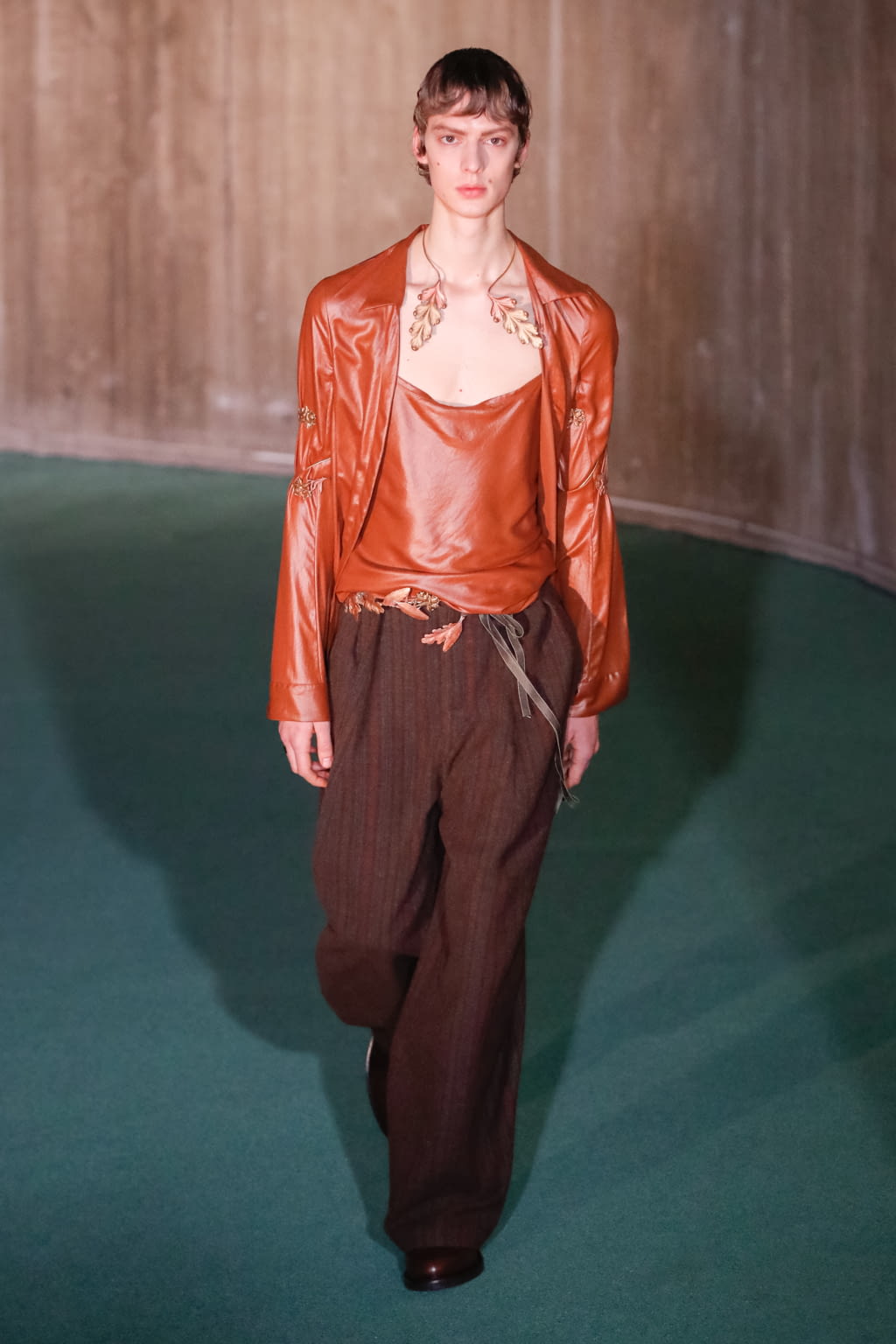Fashion Week Paris Fall/Winter 2020 look 32 from the Ann Demeulemeester collection 男装