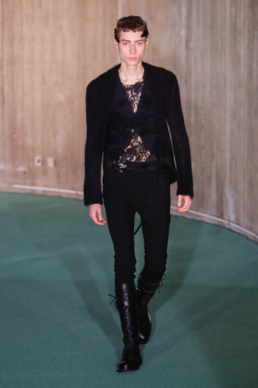 Fashion Week Paris Fall/Winter 2020 look 43 from the Ann Demeulemeester collection 男装