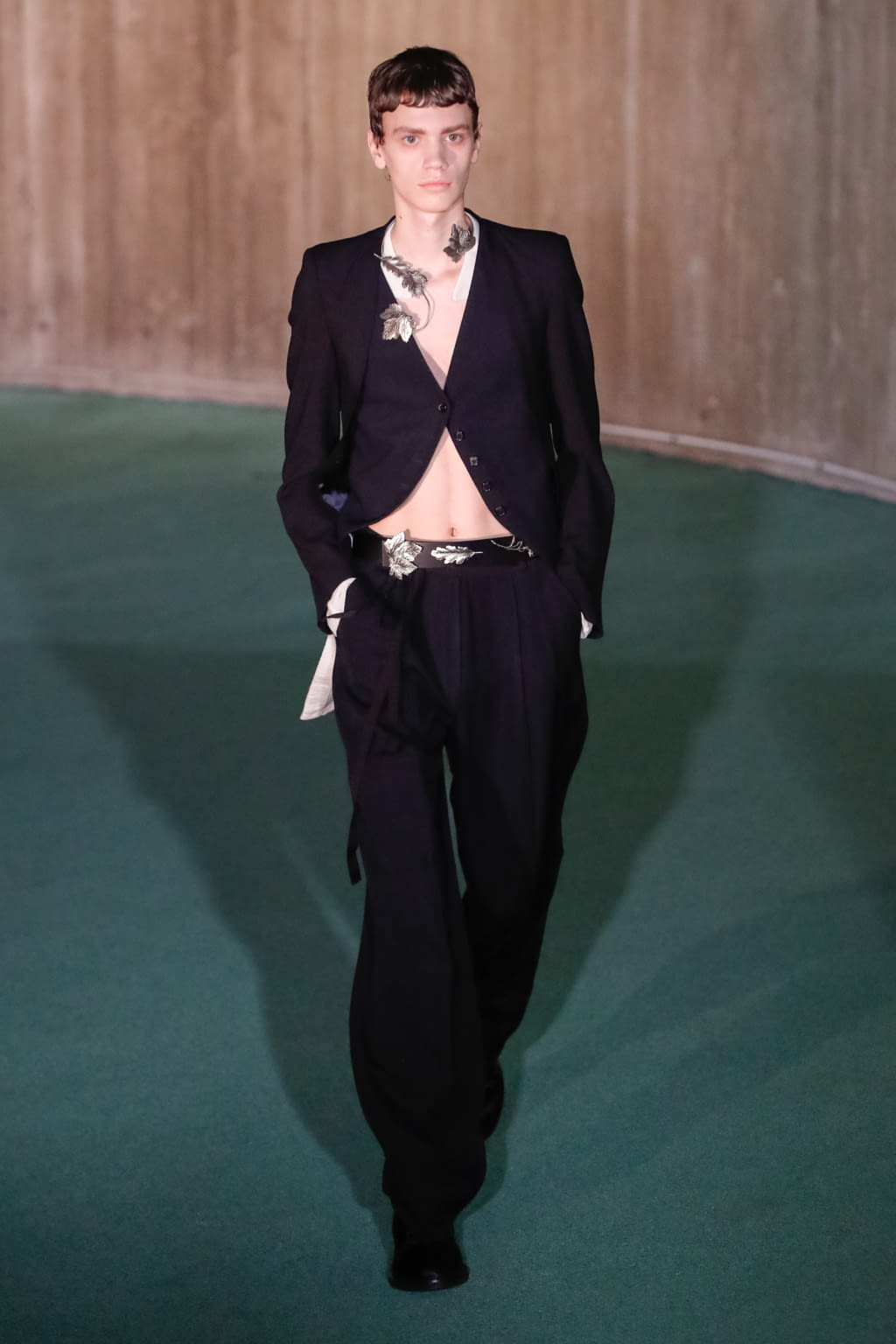 Fashion Week Paris Fall/Winter 2020 look 44 de la collection Ann Demeulemeester menswear