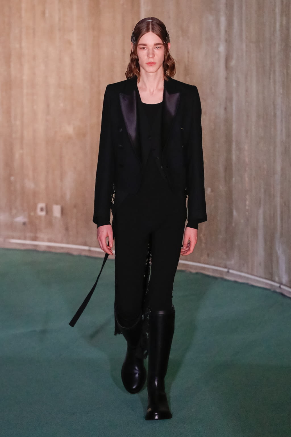 Fashion Week Paris Fall/Winter 2020 look 45 de la collection Ann Demeulemeester menswear