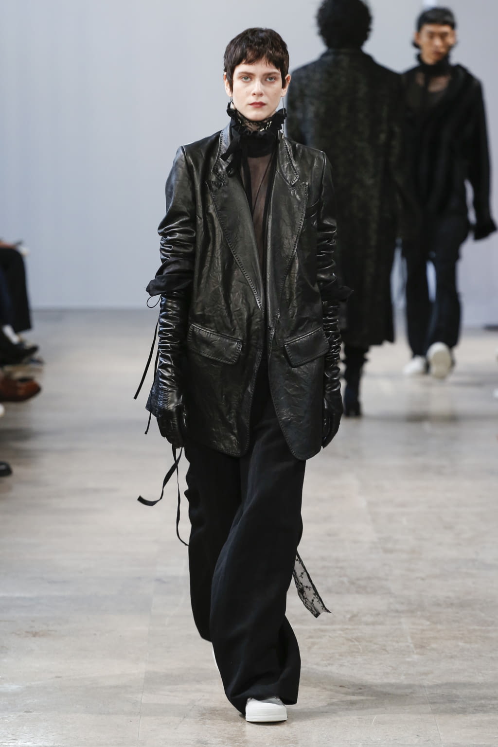 Fashion Week Paris Fall/Winter 2017 look 21 from the Ann Demeulemeester collection 男装