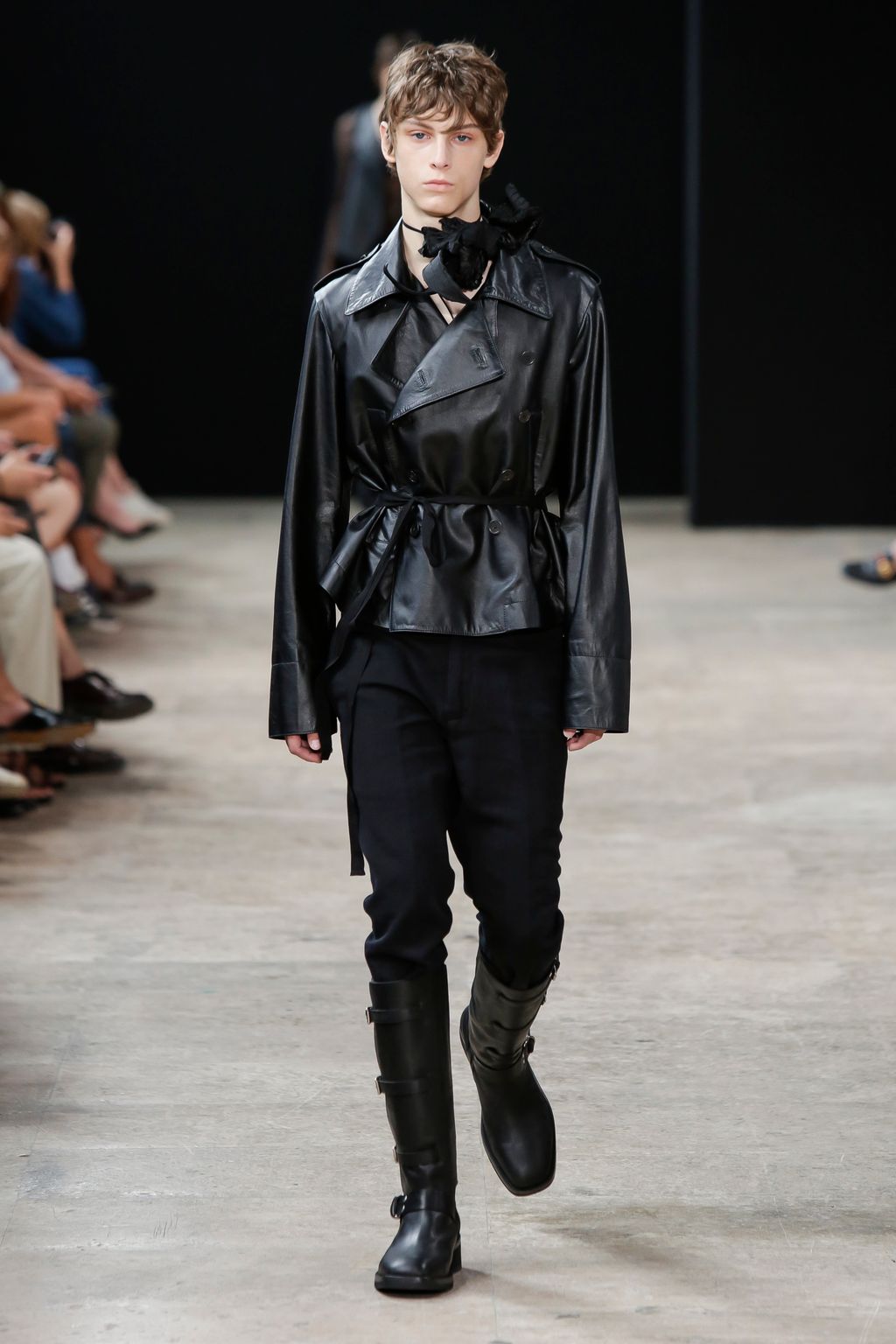 Fashion Week Paris Spring/Summer 2018 look 4 from the Ann Demeulemeester collection 男装
