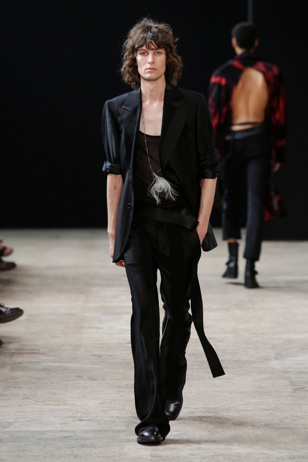 Fashion Week Paris Spring/Summer 2018 look 30 from the Ann Demeulemeester collection 男装