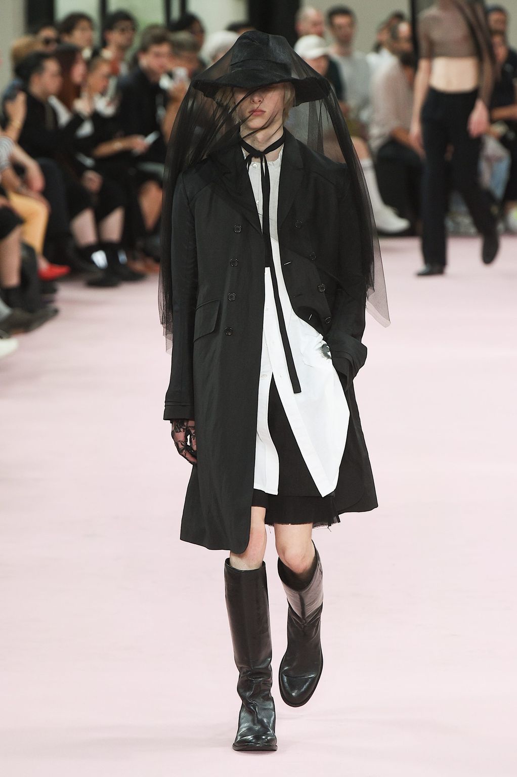 Fashion Week Paris Spring/Summer 2019 look 41 de la collection Ann Demeulemeester menswear