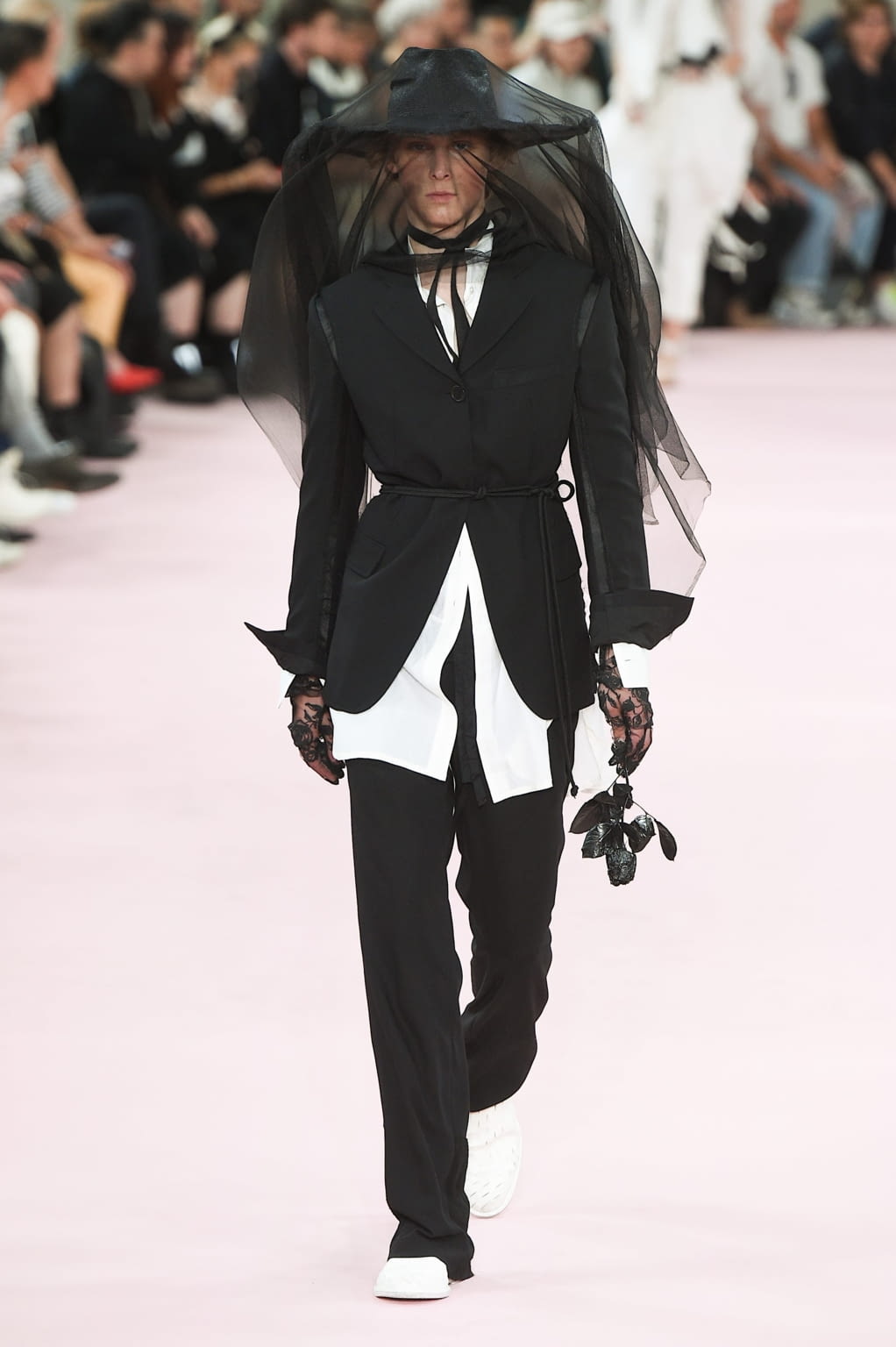 Fashion Week Paris Spring/Summer 2019 look 43 de la collection Ann Demeulemeester menswear