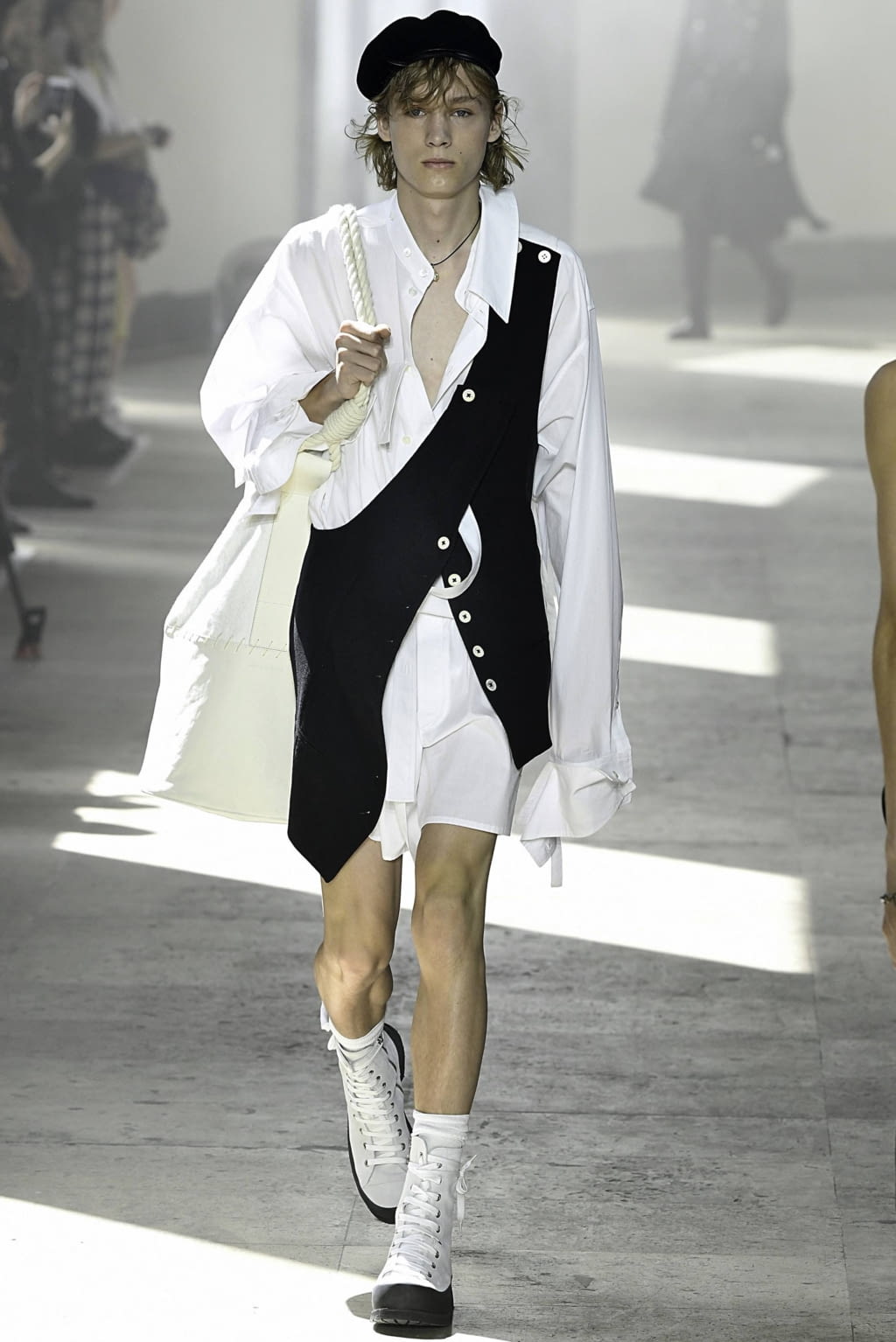 Fashion Week Paris Spring/Summer 2020 look 6 from the Ann Demeulemeester collection menswear