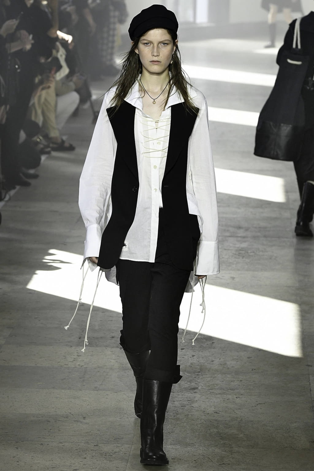 Fashion Week Paris Spring/Summer 2020 look 9 de la collection Ann Demeulemeester menswear