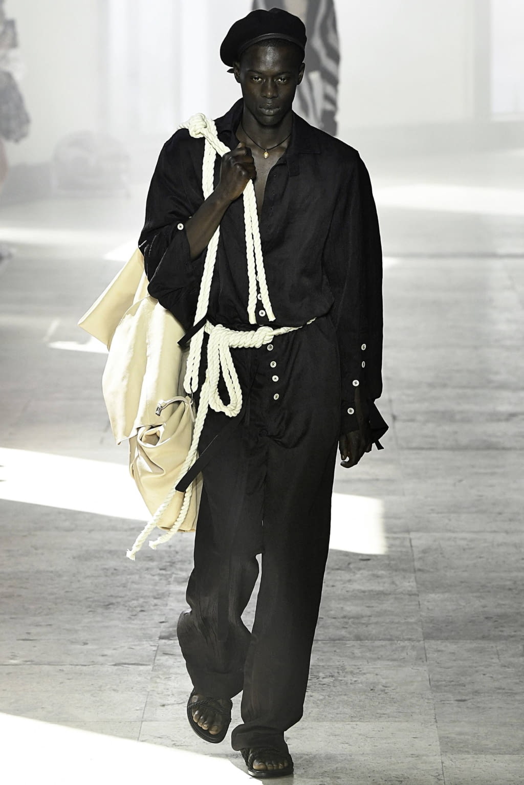 Fashion Week Paris Spring/Summer 2020 look 14 from the Ann Demeulemeester collection 男装