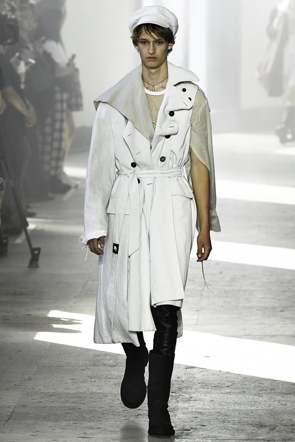 Fashion Week Paris Spring/Summer 2020 look 18 from the Ann Demeulemeester collection 男装