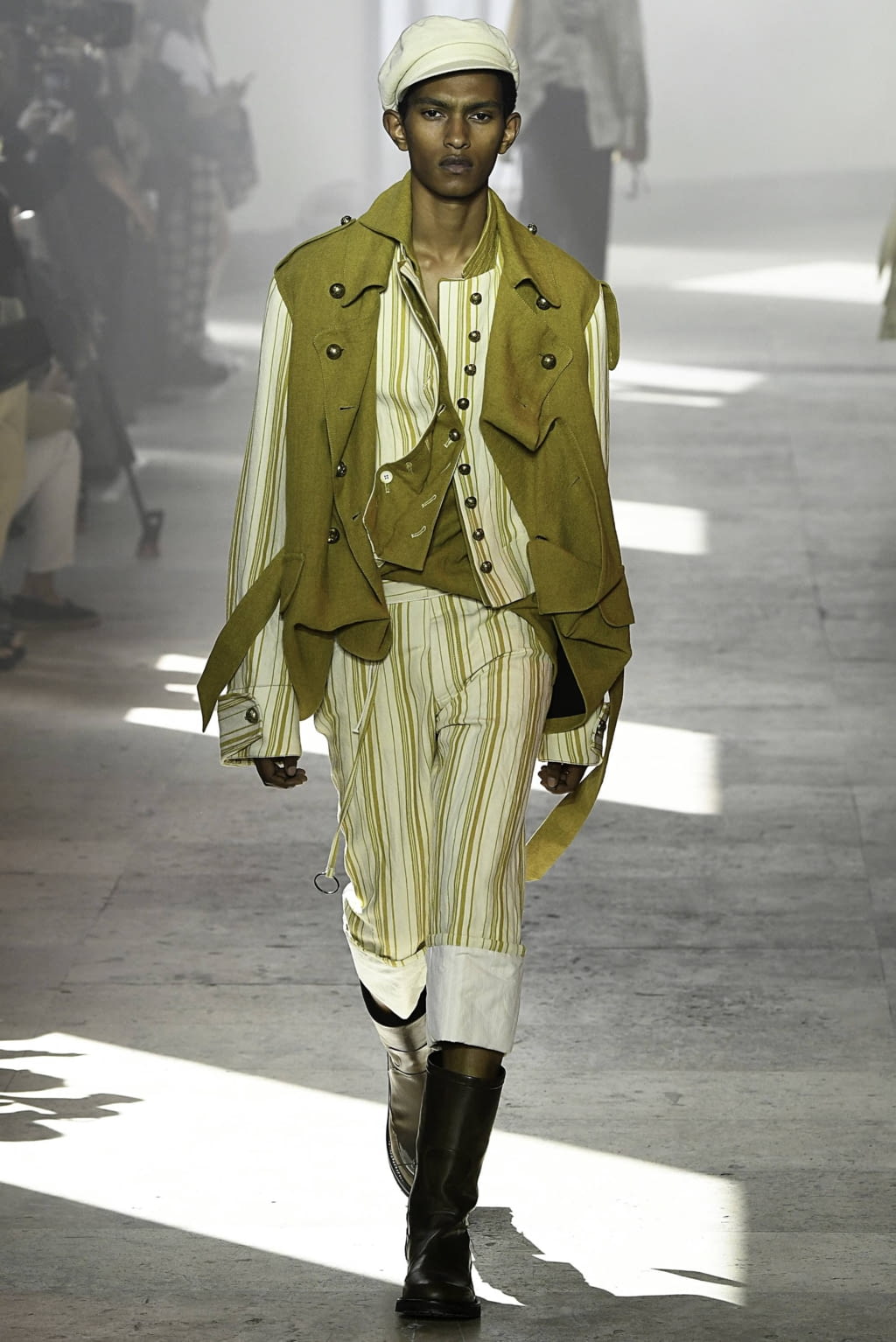 Fashion Week Paris Spring/Summer 2020 look 35 from the Ann Demeulemeester collection menswear