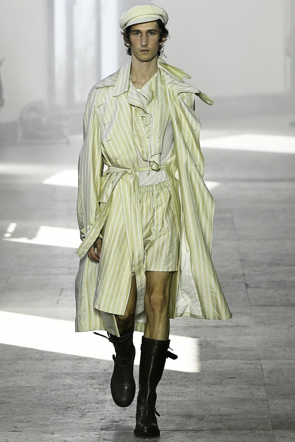 Fashion Week Paris Spring/Summer 2020 look 36 de la collection Ann Demeulemeester menswear